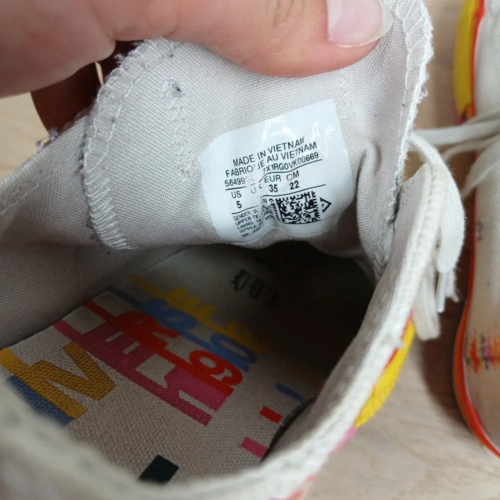 Converse Chuck Taylor Sneakers Kids 5 Rainbow Platform Cream